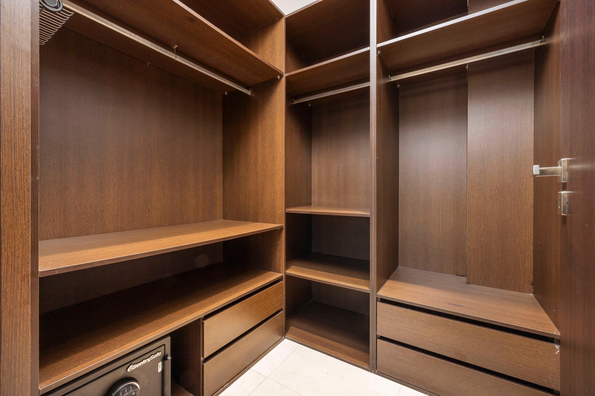 Le Vent Condominium Unit 207