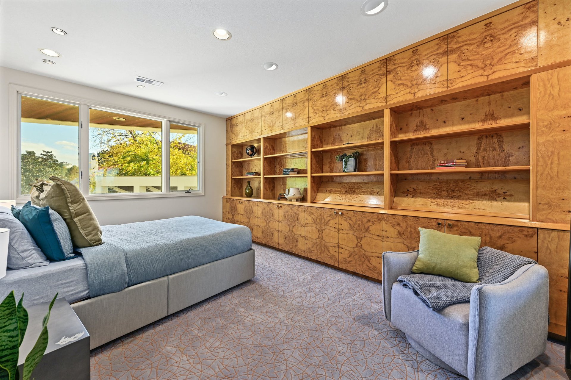 3511 Westlake Drive