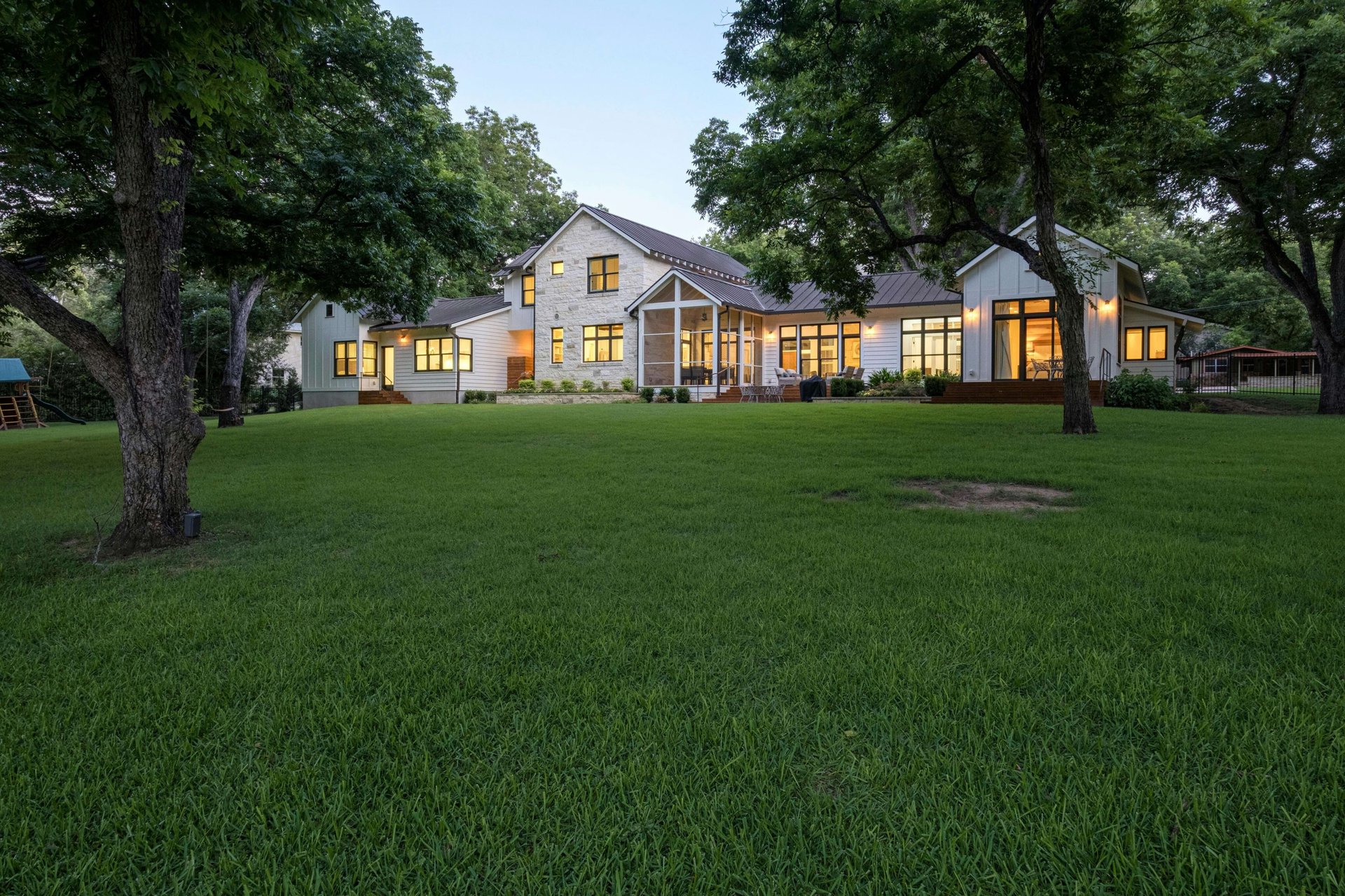 3120 Edgewater Drive