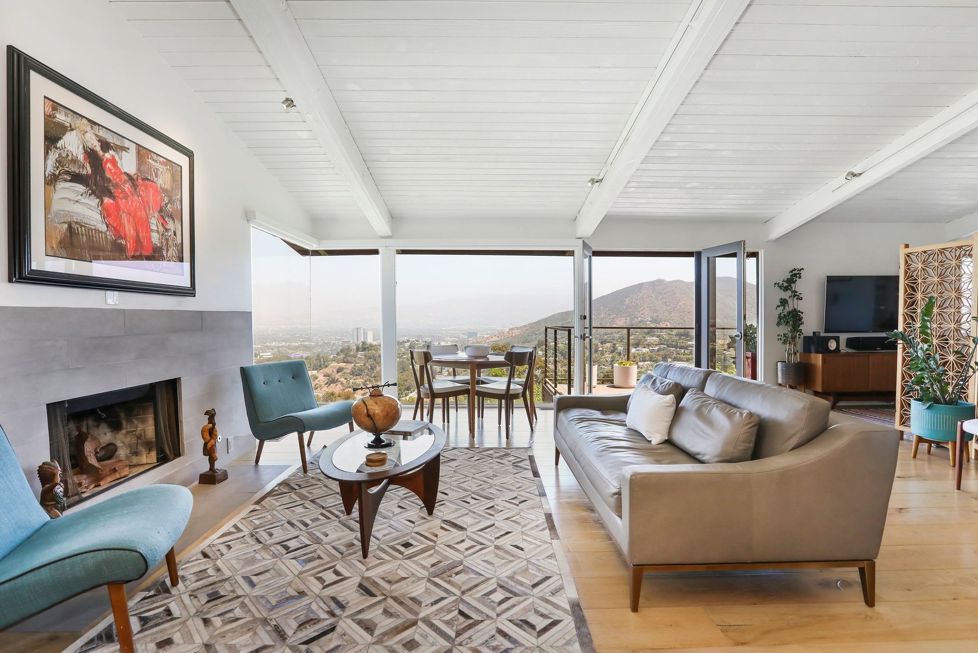  7185 Pacific View Dr