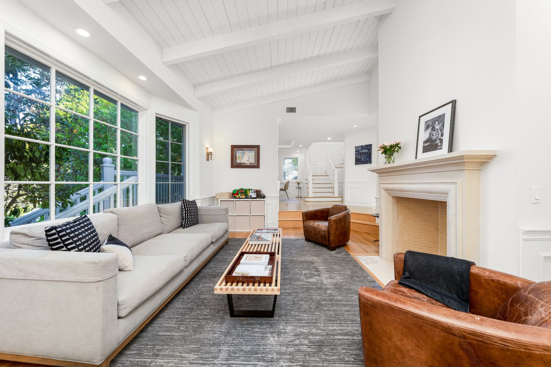 181 N Canyon View Dr, Brentwood