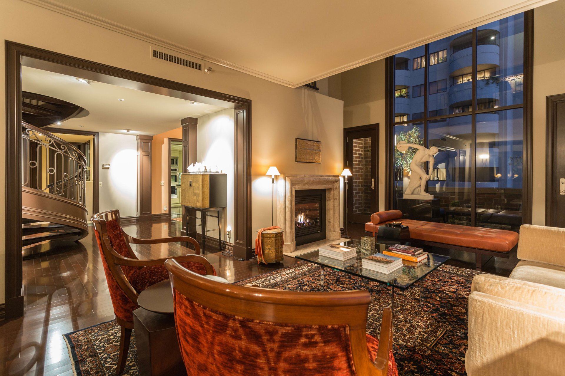Wilshire Thayer #1102, Wilshire Corridor