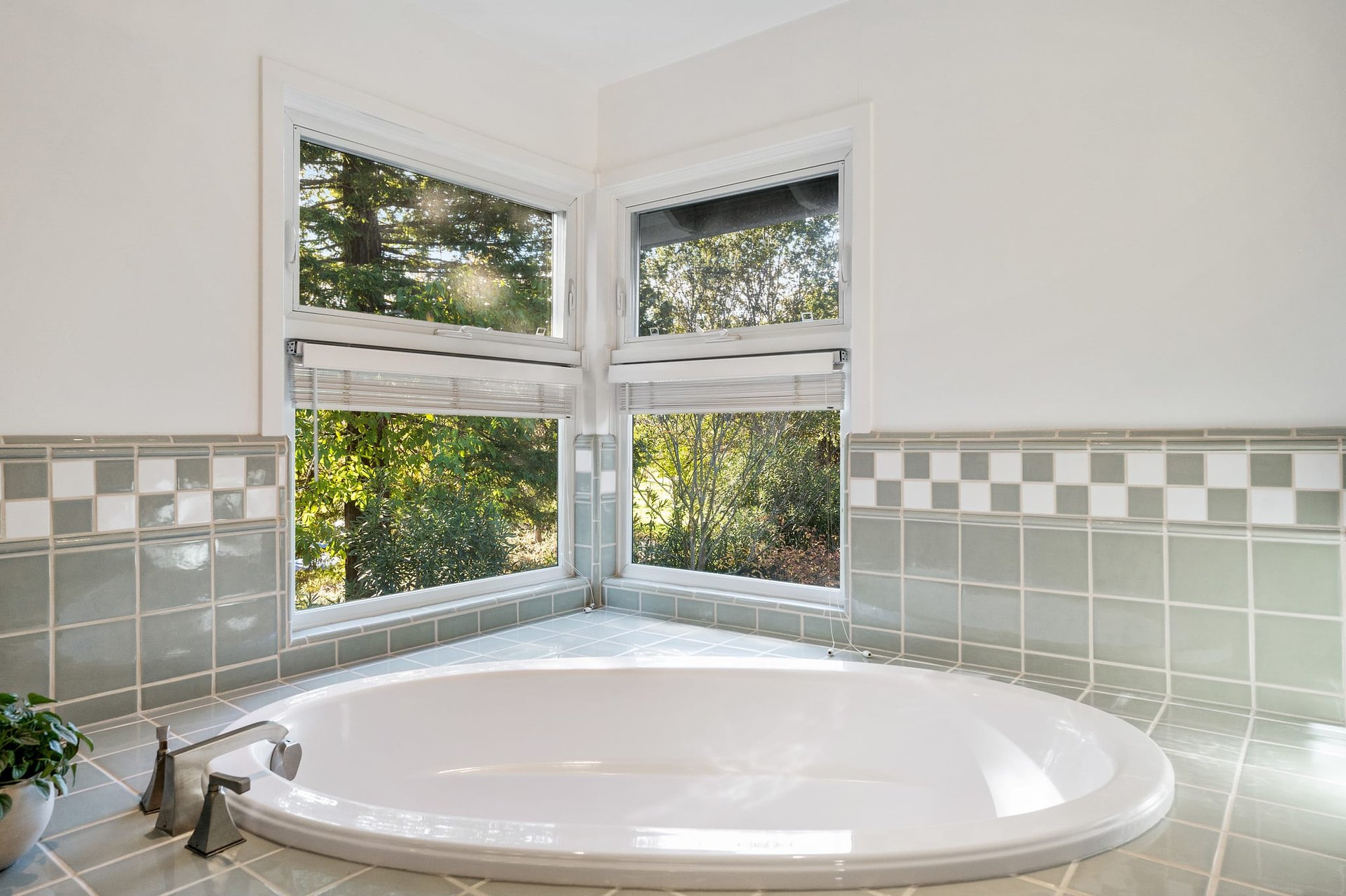 1385 Grove Court, St Helena