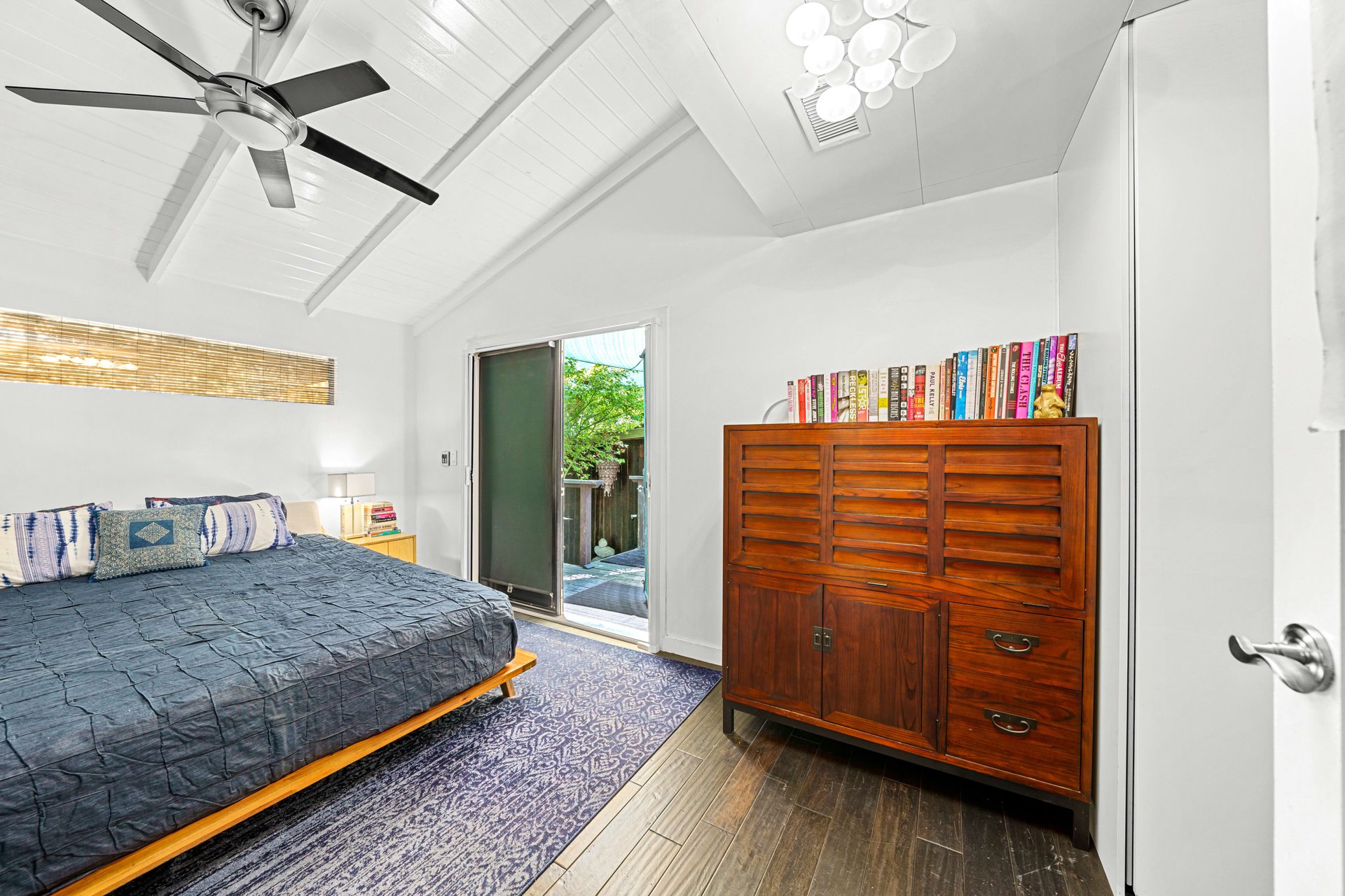 2802 Angus St, Silverlake