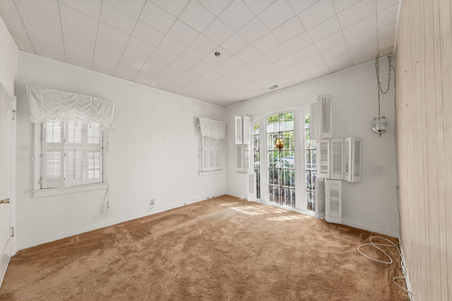 361 S Bundy Dr, Brentwood