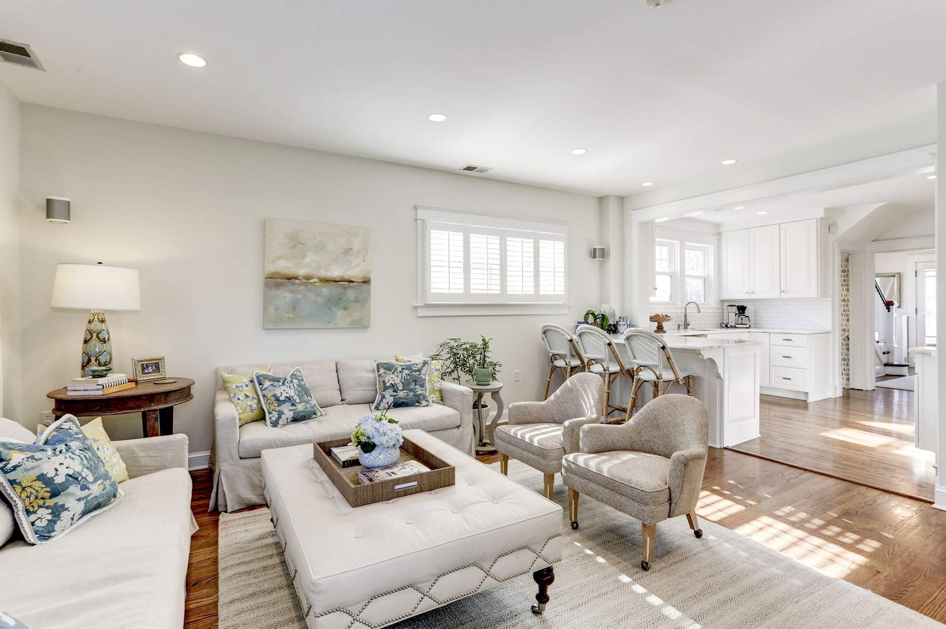 2435 Davis Ave