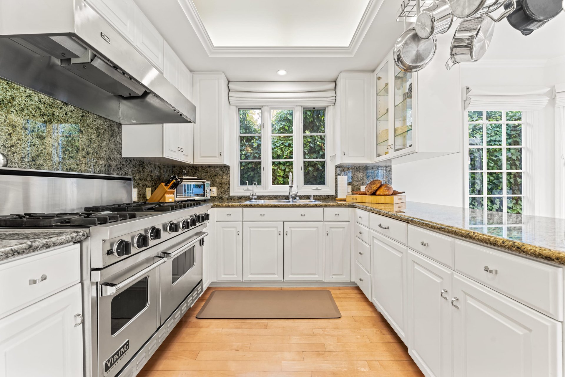 181 N Canyon View Dr, Brentwood