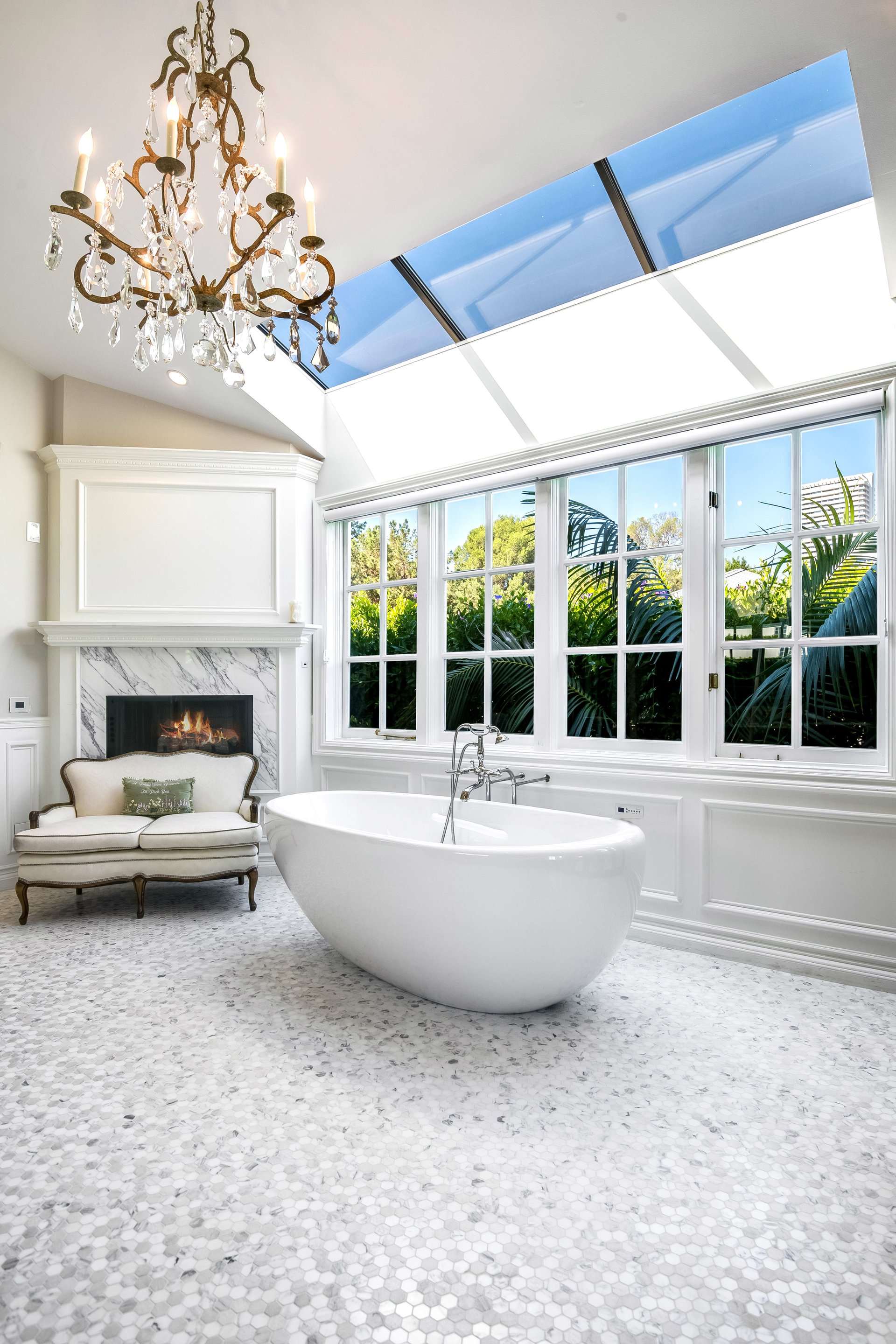 702 N Sierra Dr, beverly hills