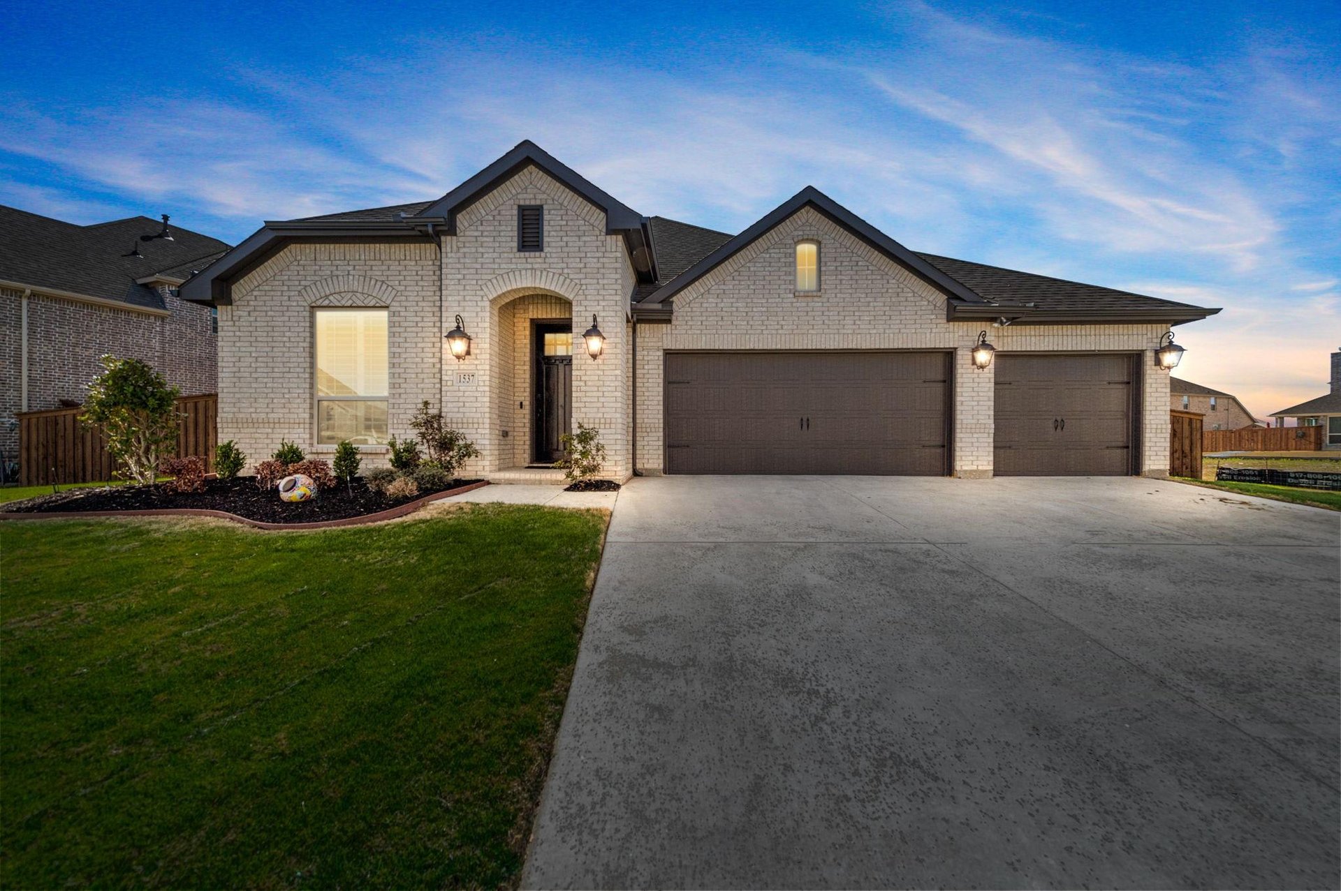 1537 Jocelyn Drive