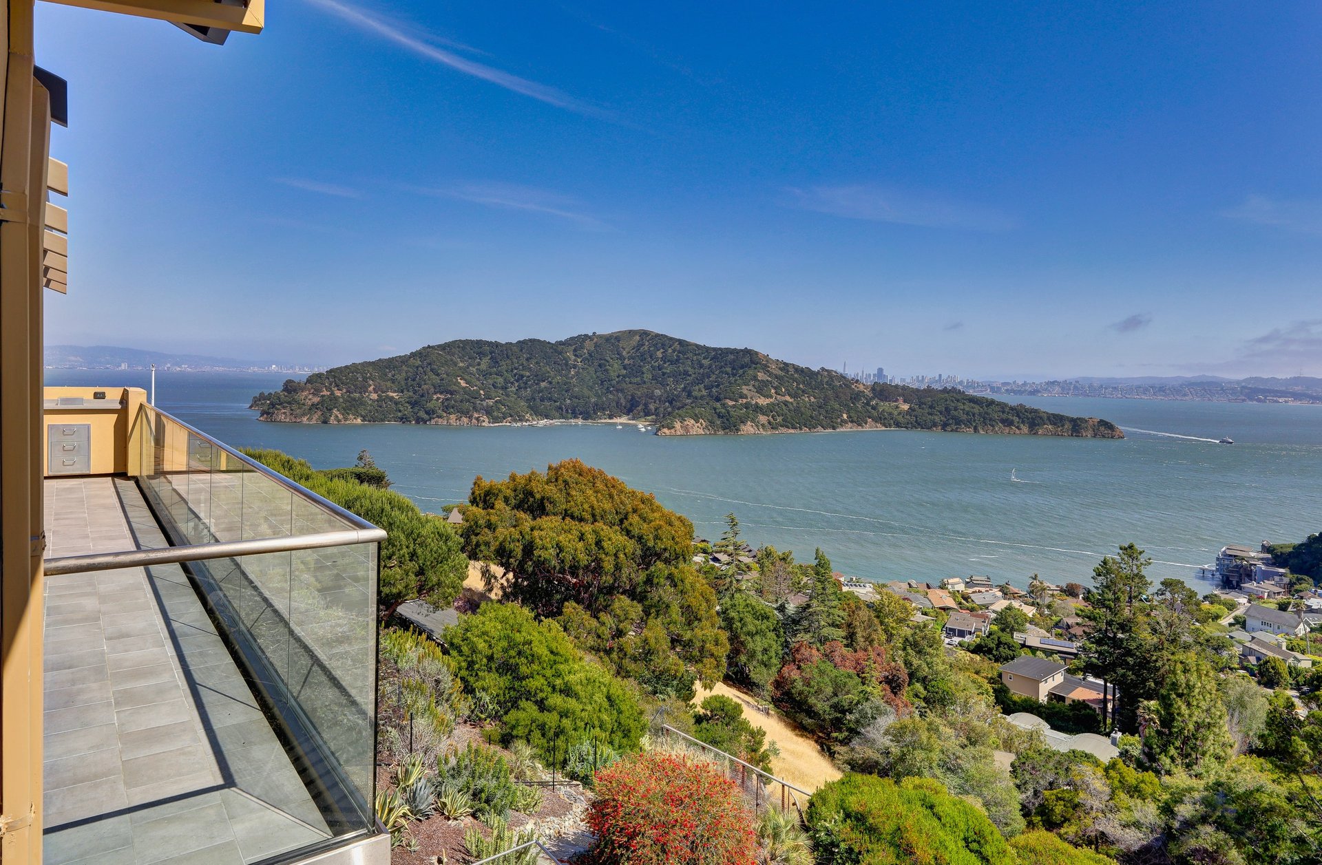 State of the Art Contemporary Retreat with World Class Views