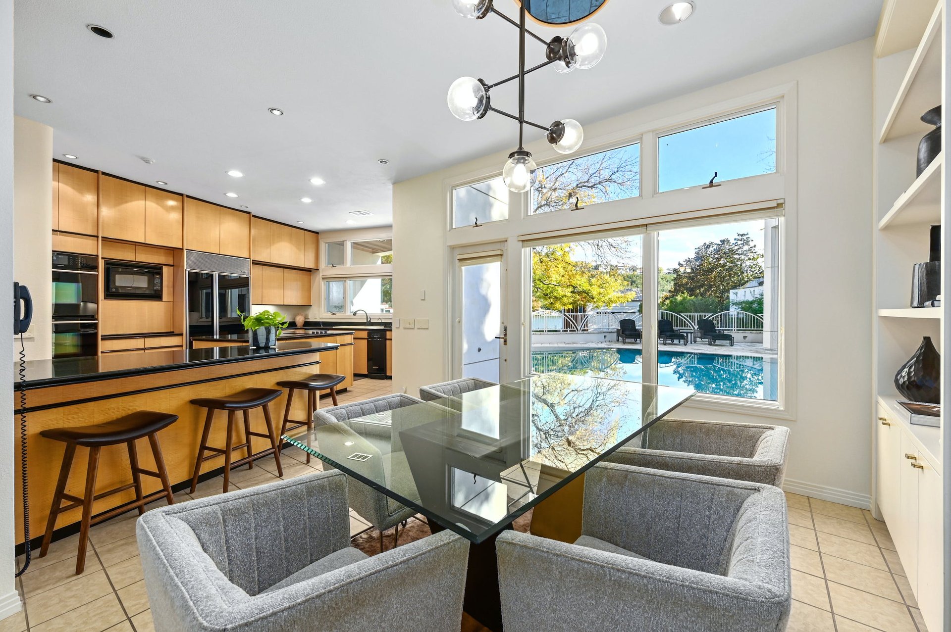3511 Westlake Drive