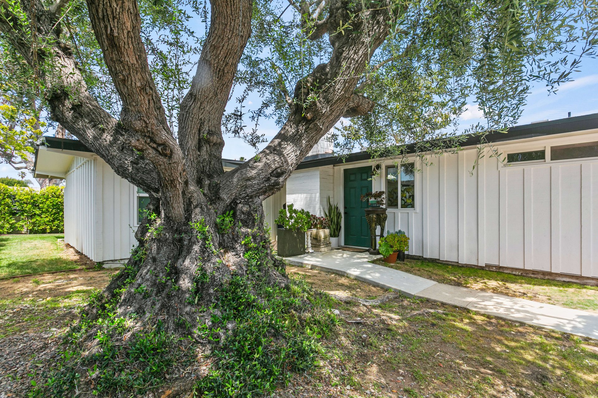 734 Center Street 