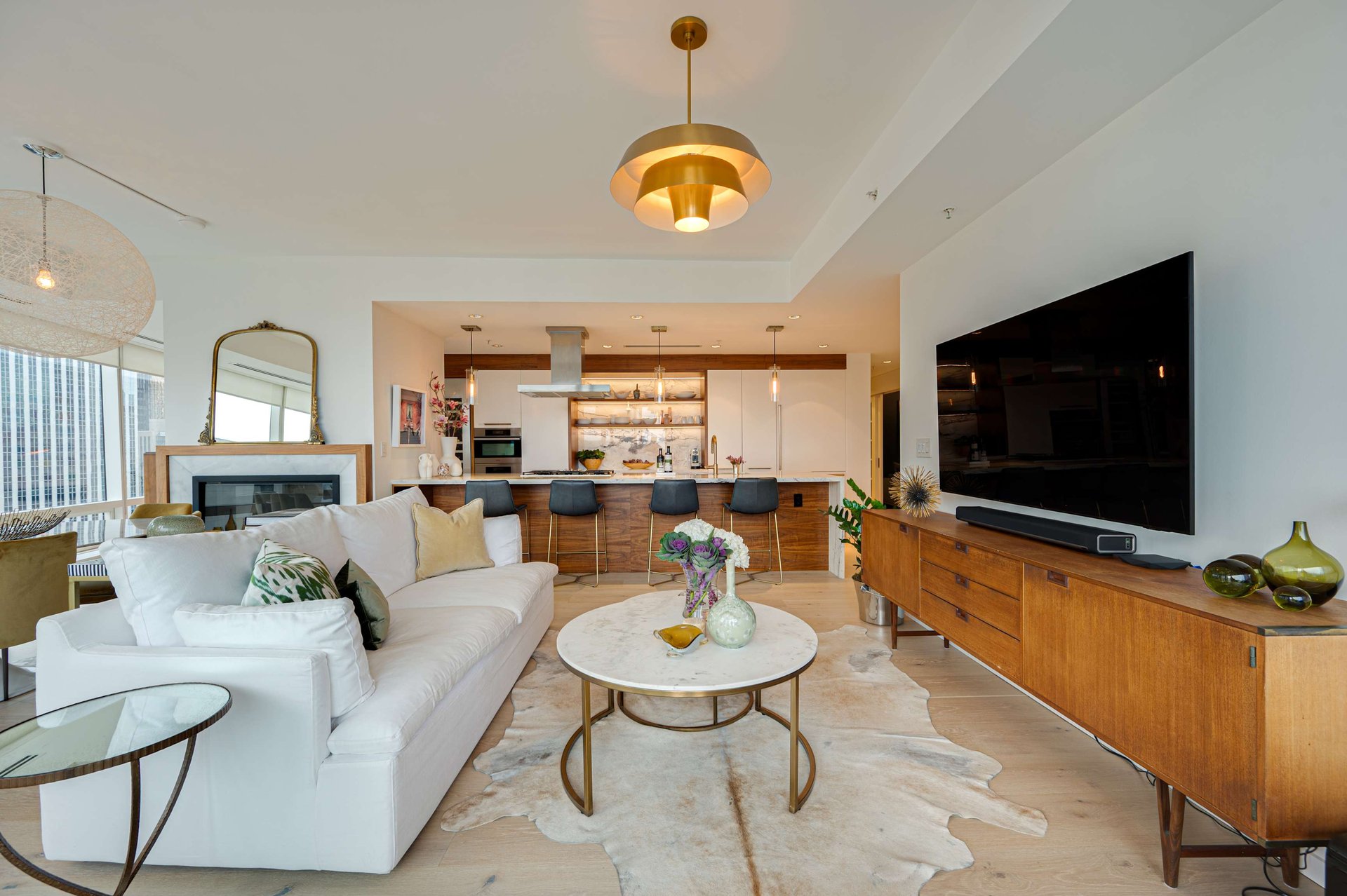 Suite 3206- 180 University Avenue