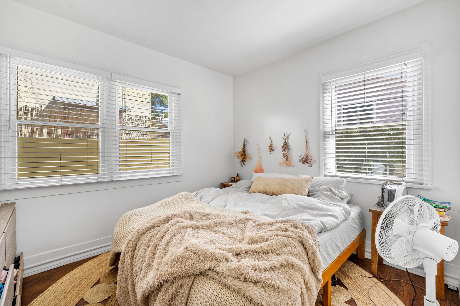 Upside Opportunity for Commercially Zoned Duplex in Prime Echo Park!