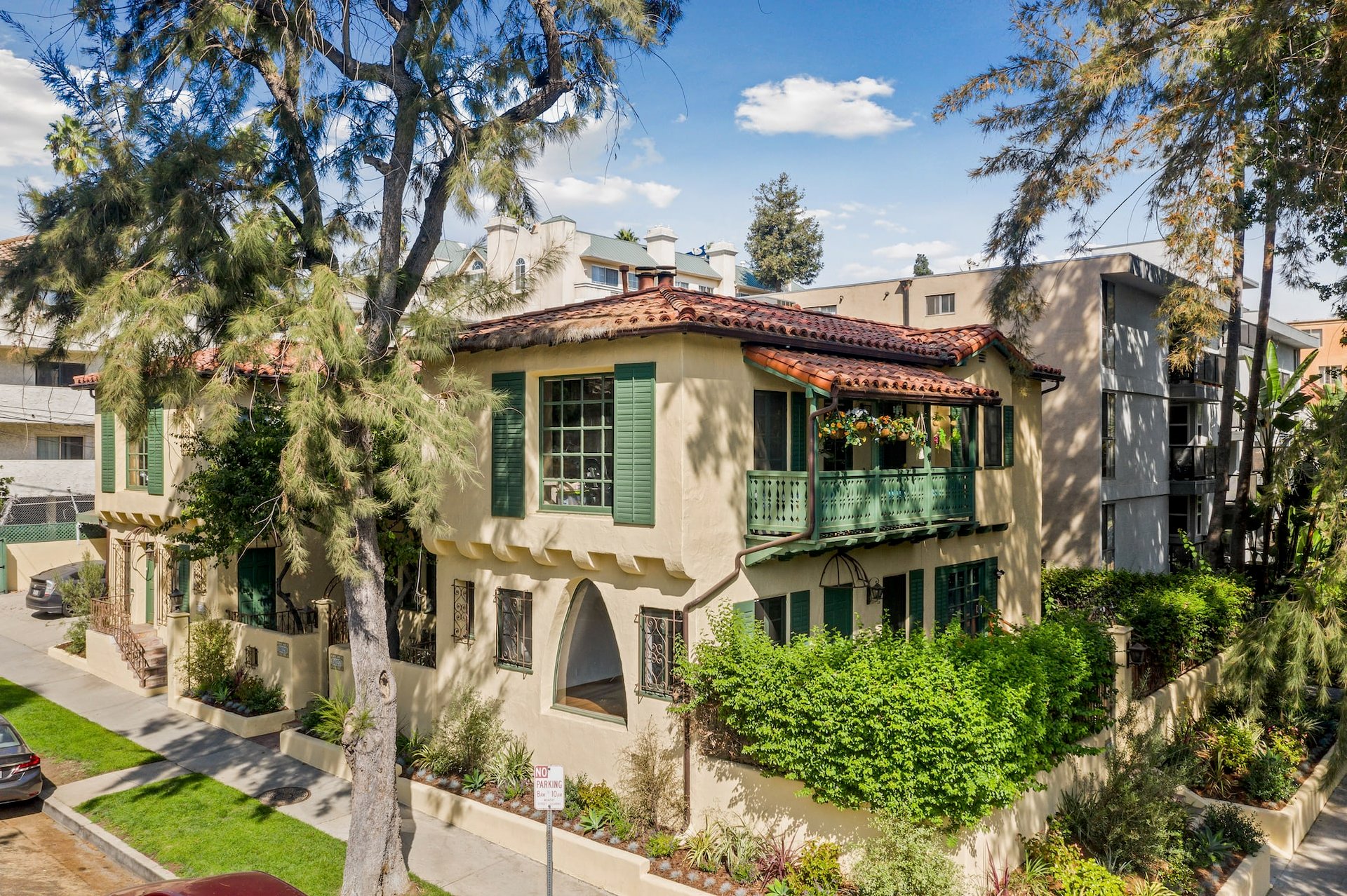 9027 Alden Dr, West Hollywood Adjacent
