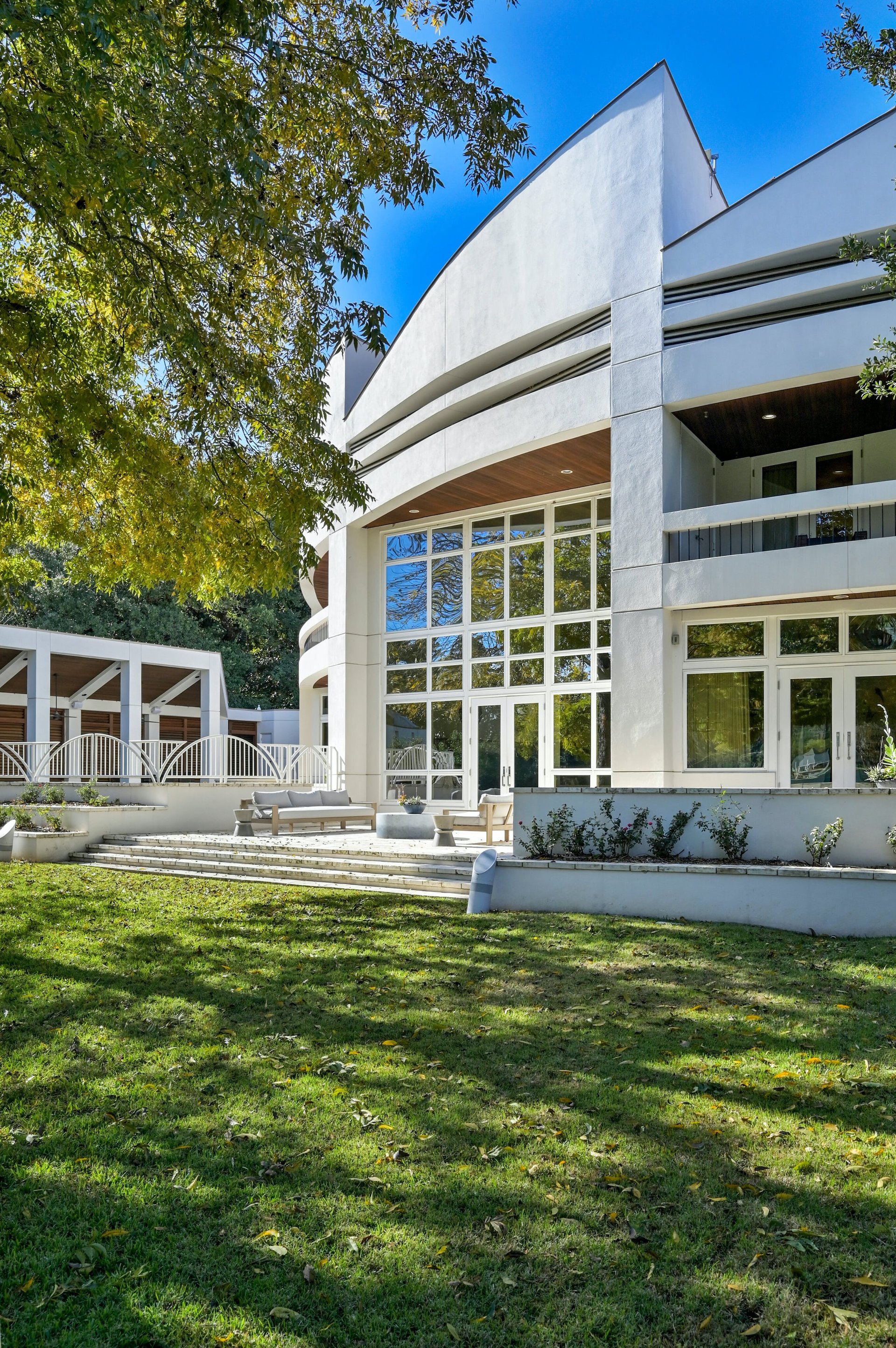 3511 Westlake Drive