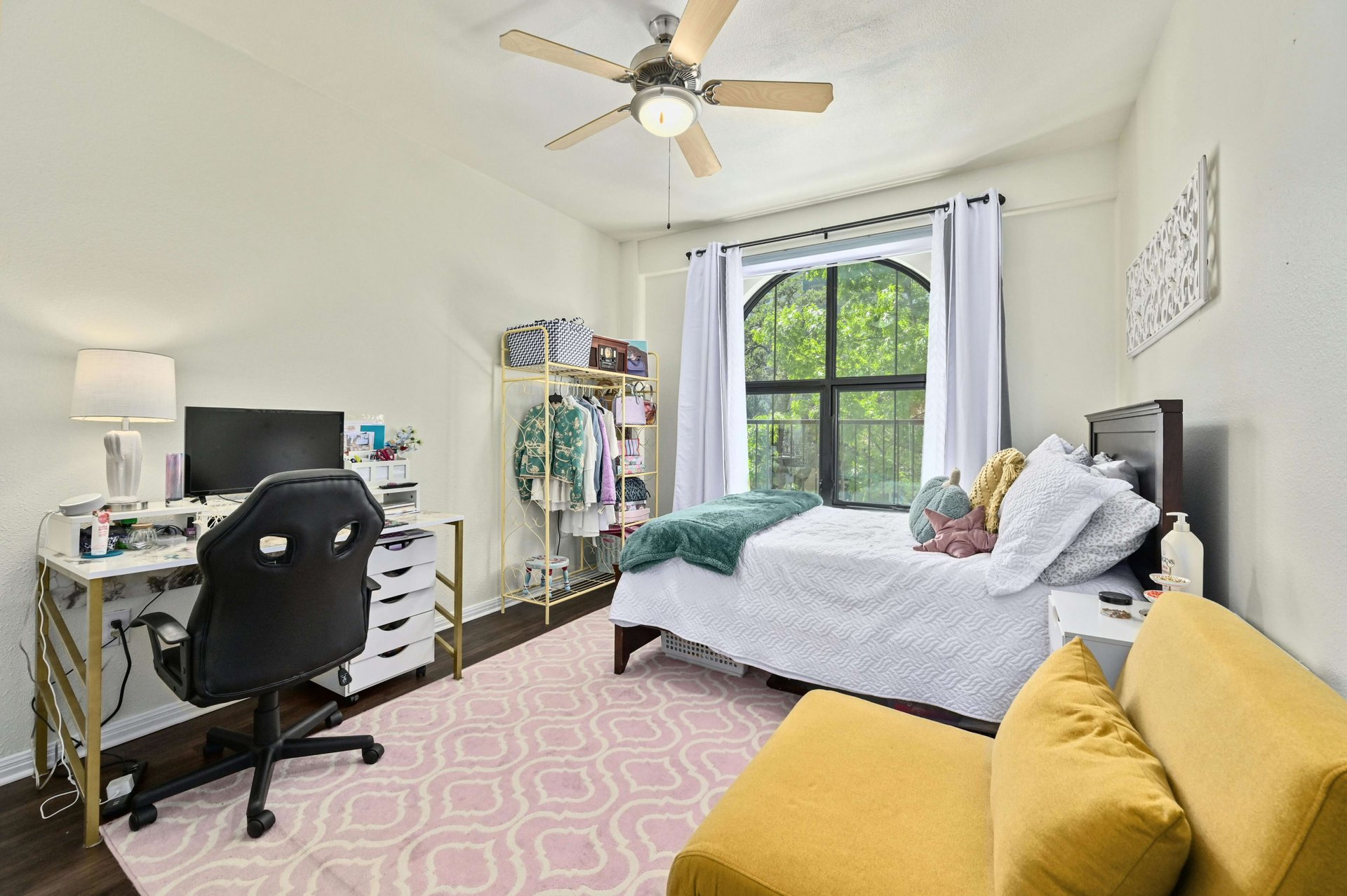 2505 San Gabriel Street #207