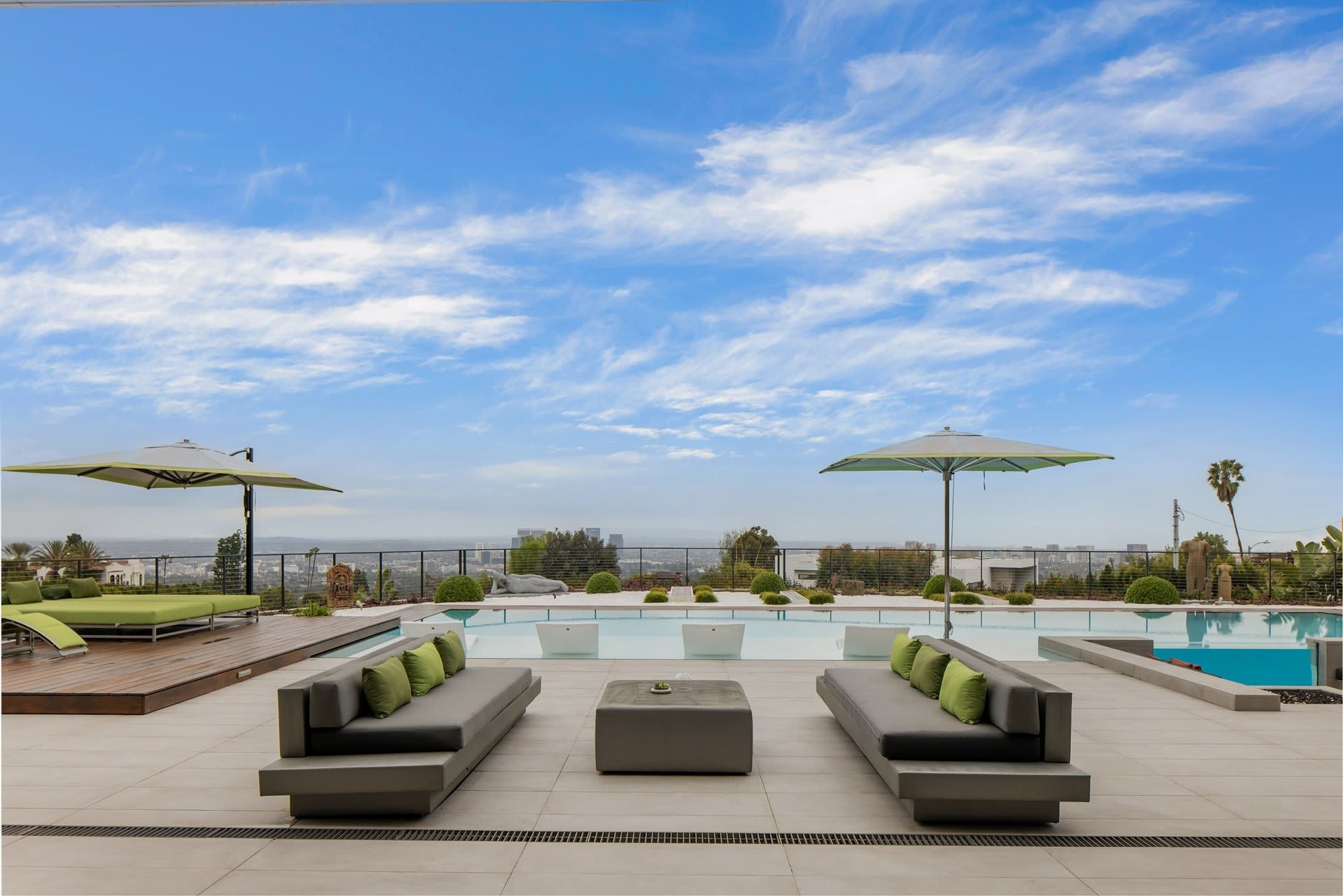 1320 Beverly Grove Pl