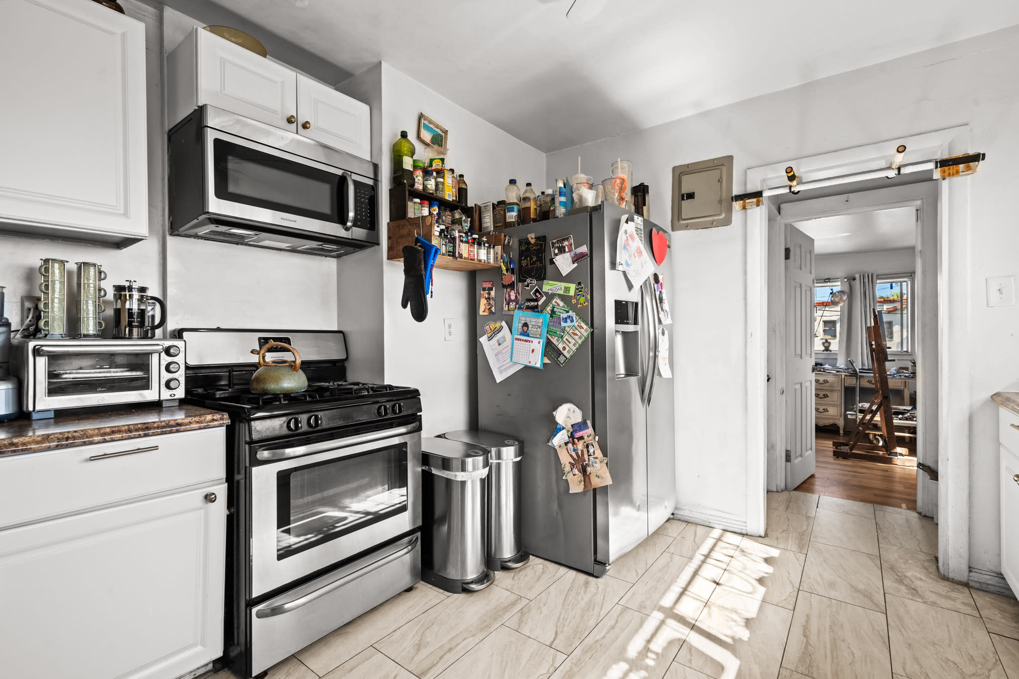 Wonderful Pride-of-Ownership Spanish 2-Story Duplex in Longwood Highlands