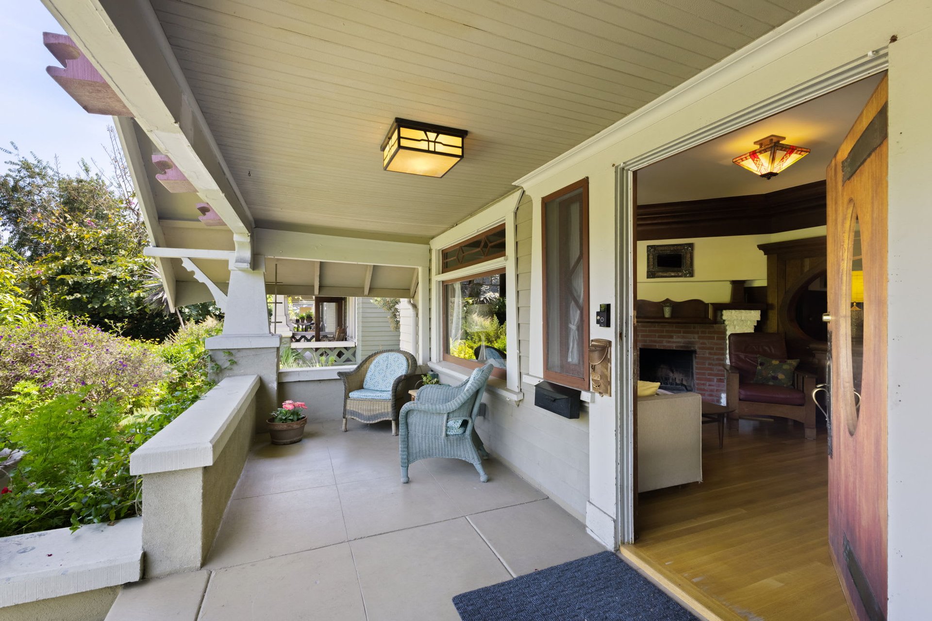 Wonderful Historic Craftsman Home in Jefferson Park