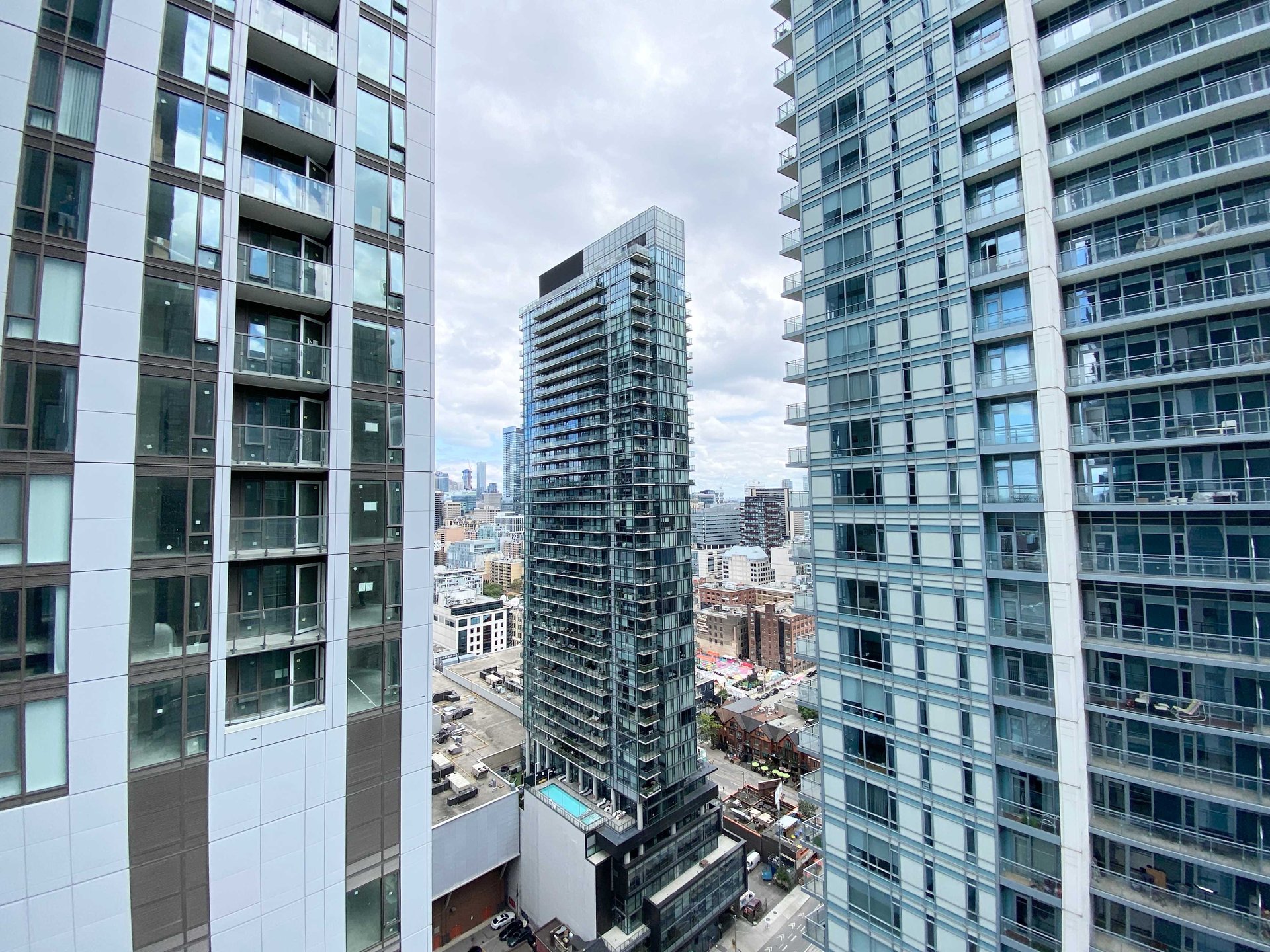8 Widmer St Unit: 3005