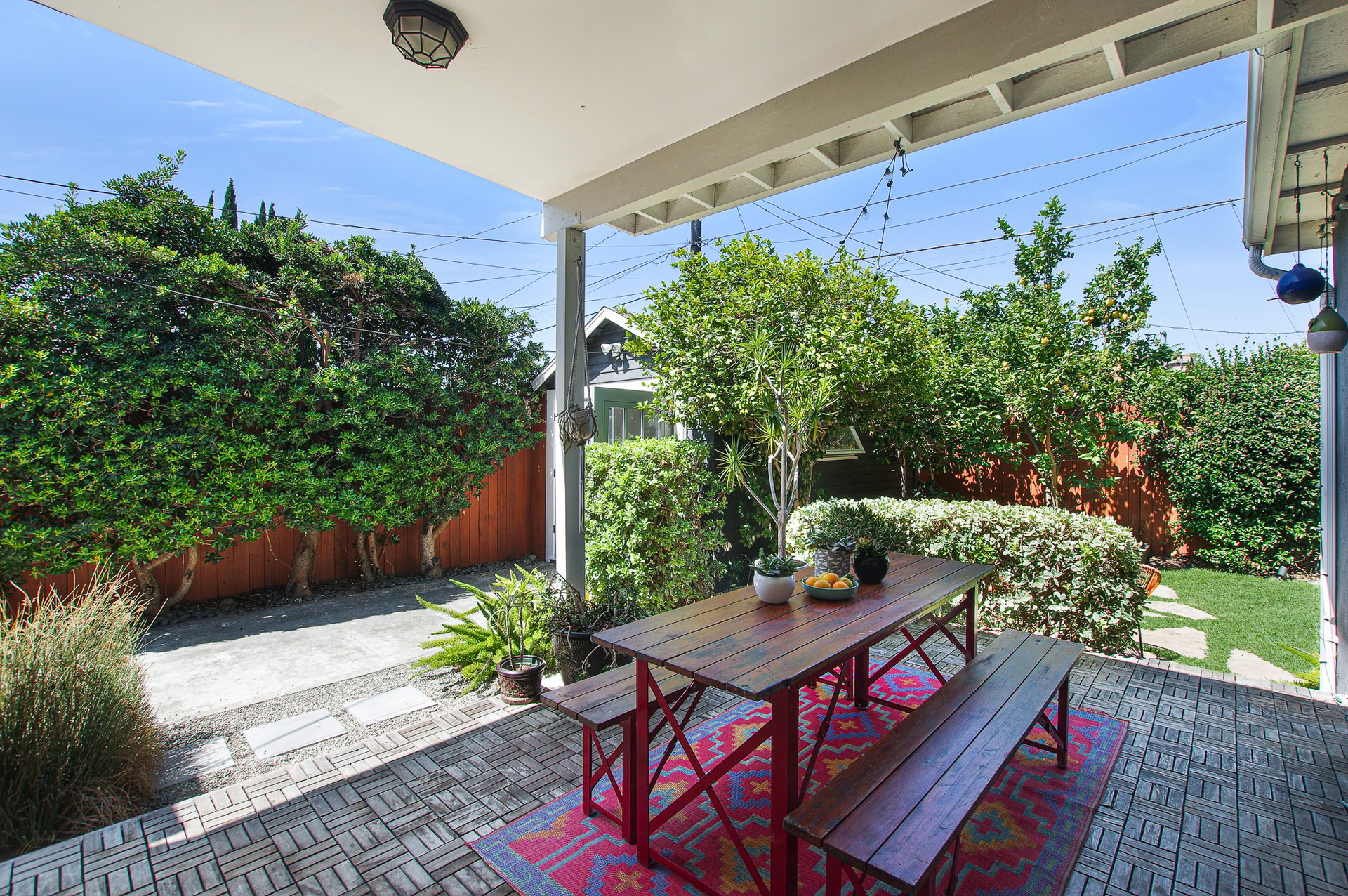 BEAUTIFUL & BRIGHT circa-1920's Craftsman "Cal-Bungalow" Home in Larchmont Village.