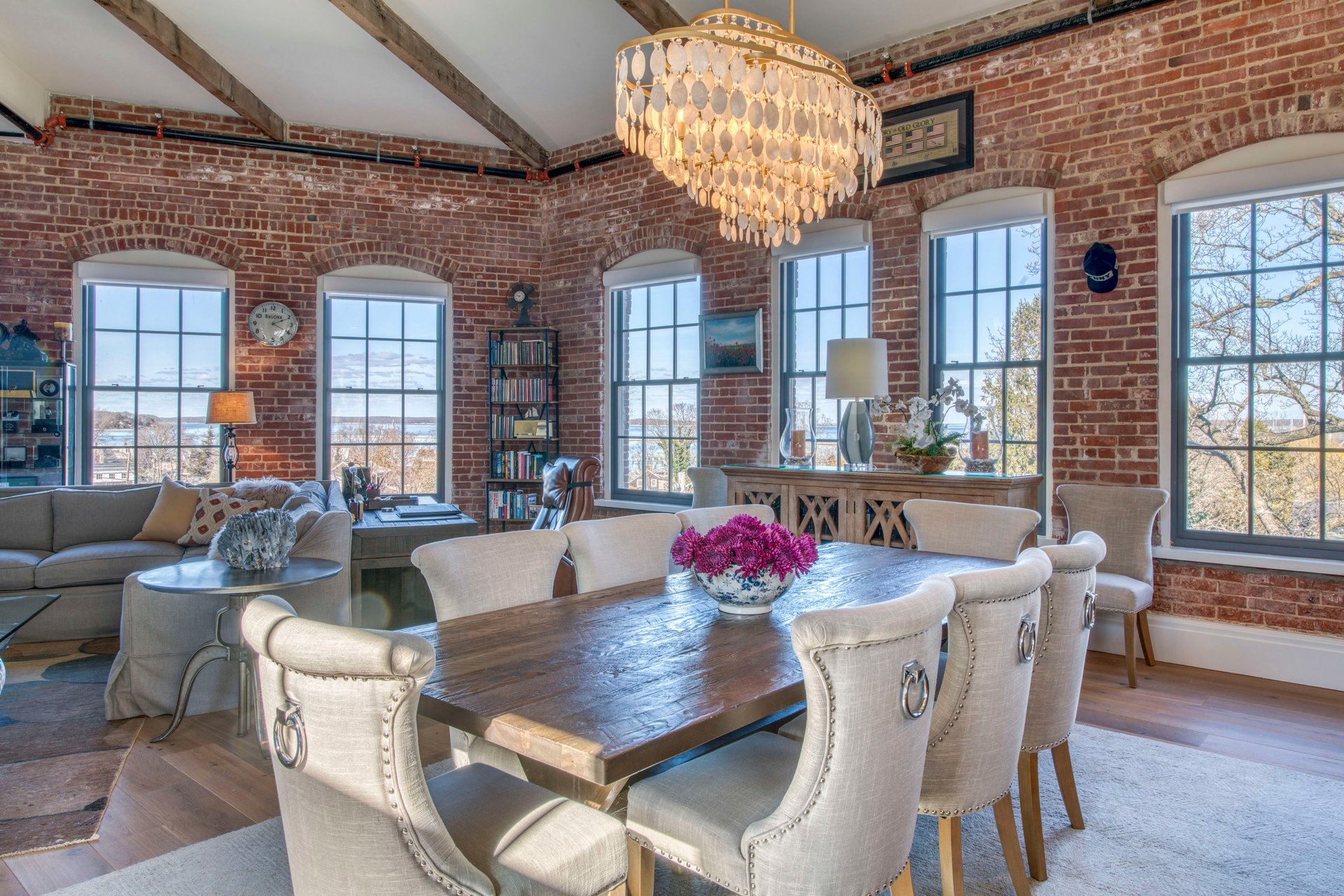 A Watchcase Flagship Penthouse With Unmatched Water Views
