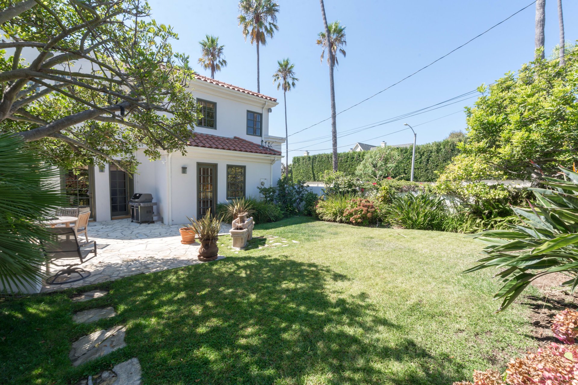 1208 Marguerita Ave
