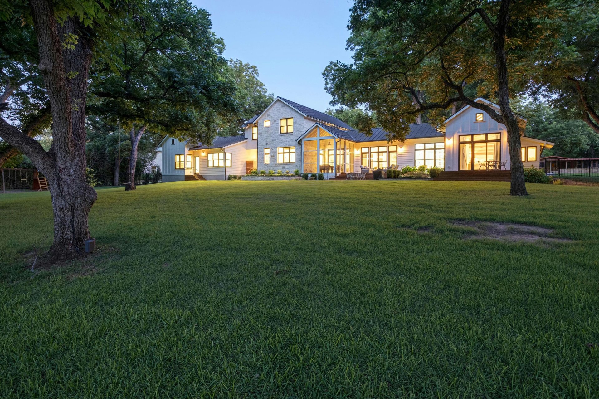3120 Edgewater Drive