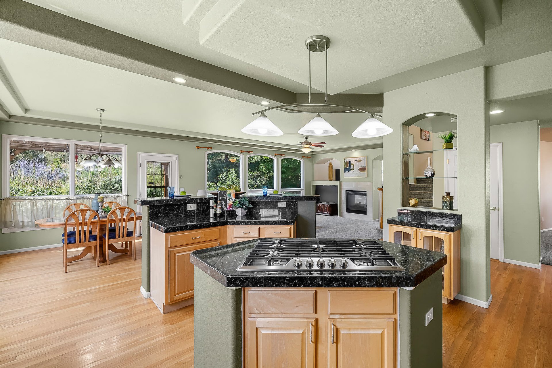 376 Mesa View Way