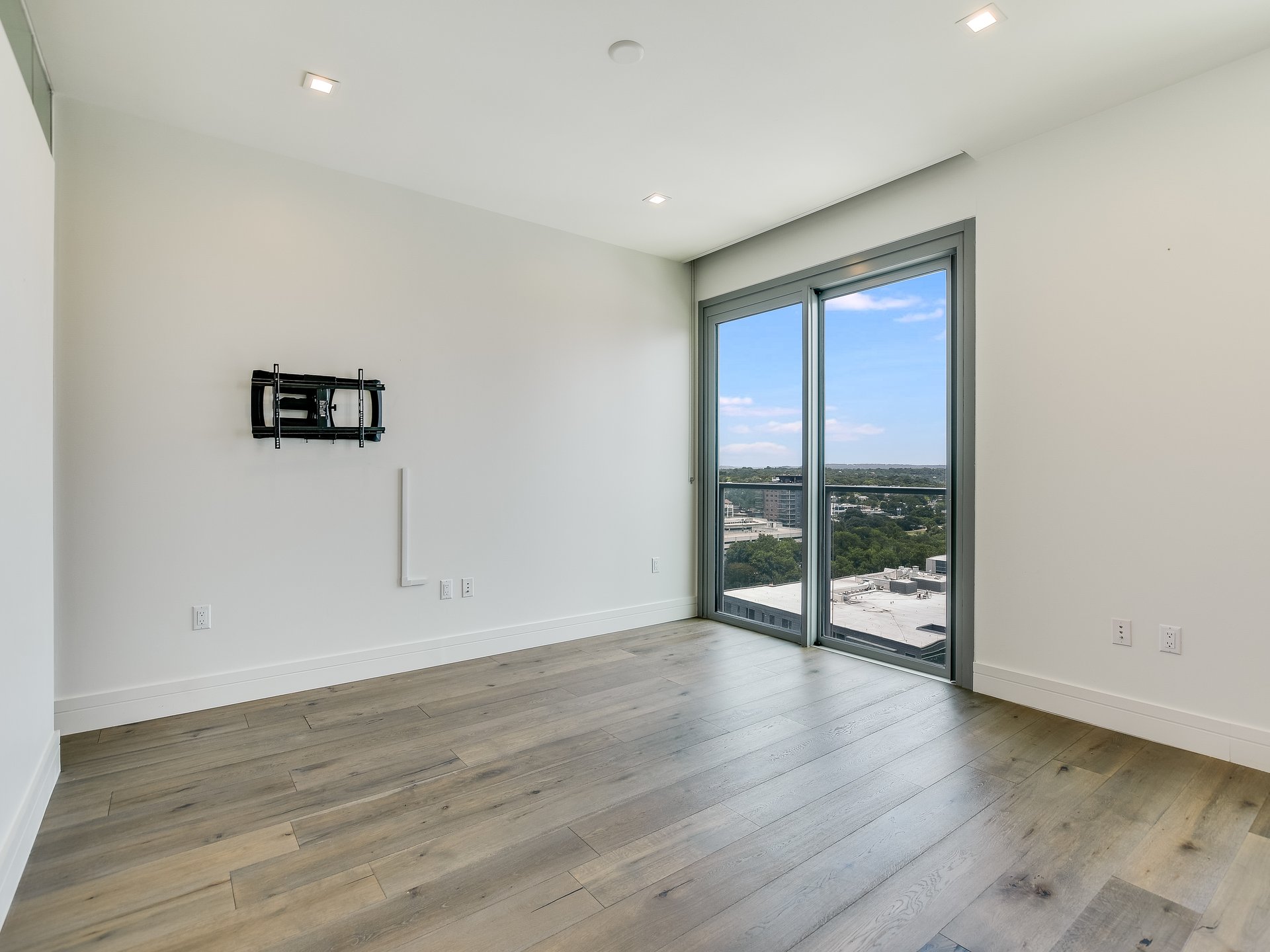Fifth & West, #1506