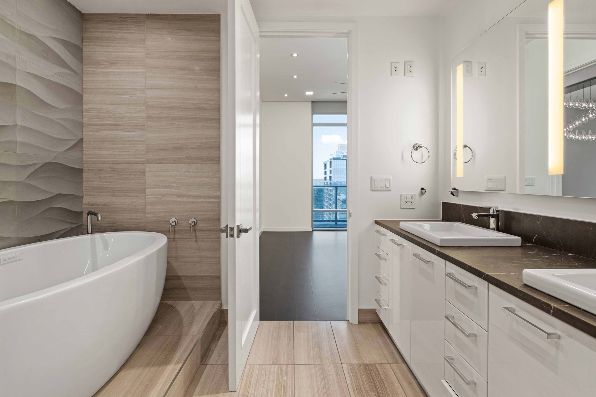 200 Congress Ave #37A