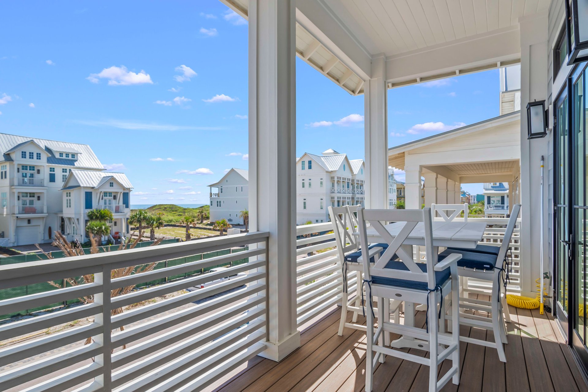 Coastline Drive, 4 Beds 4 Baths