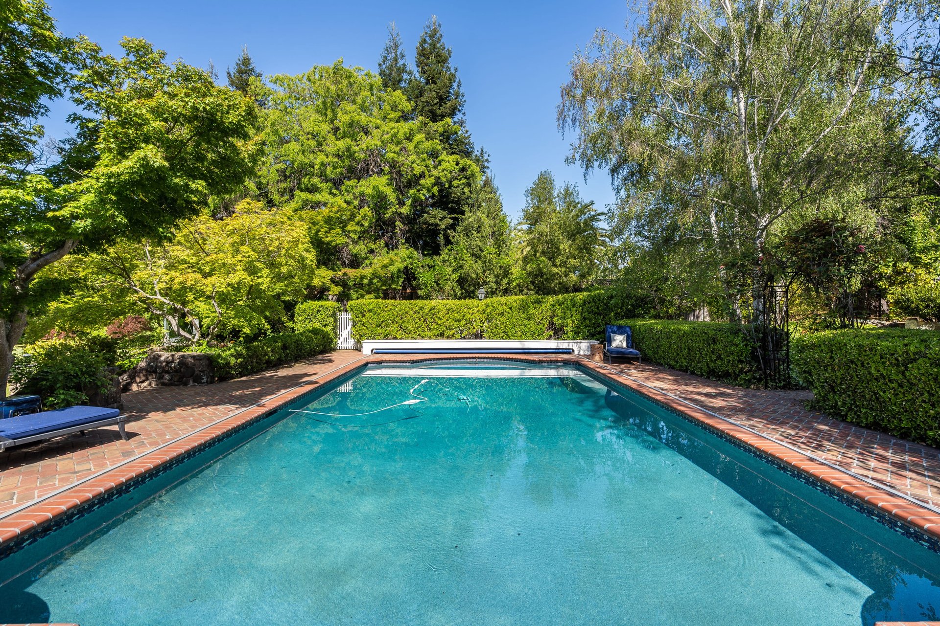 280 Ridgeway Road