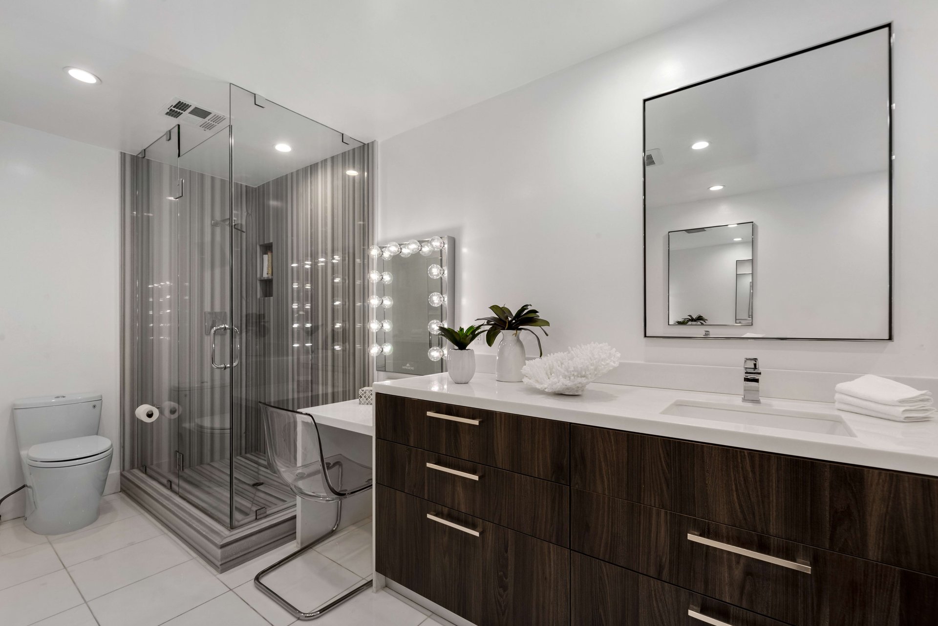 211 S Spalding Dr #N202, Beverly Hills