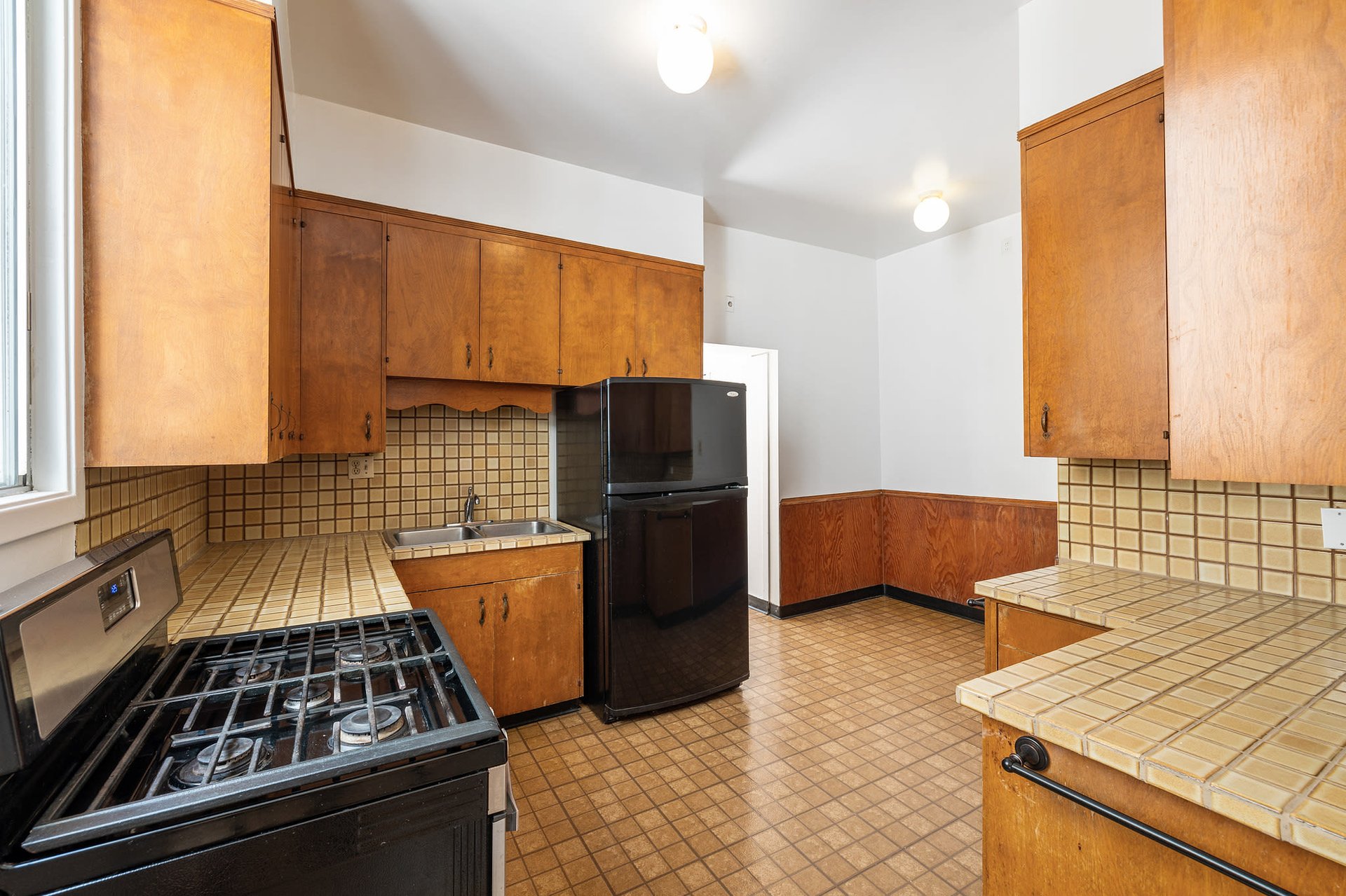 327-329 Chestnut St