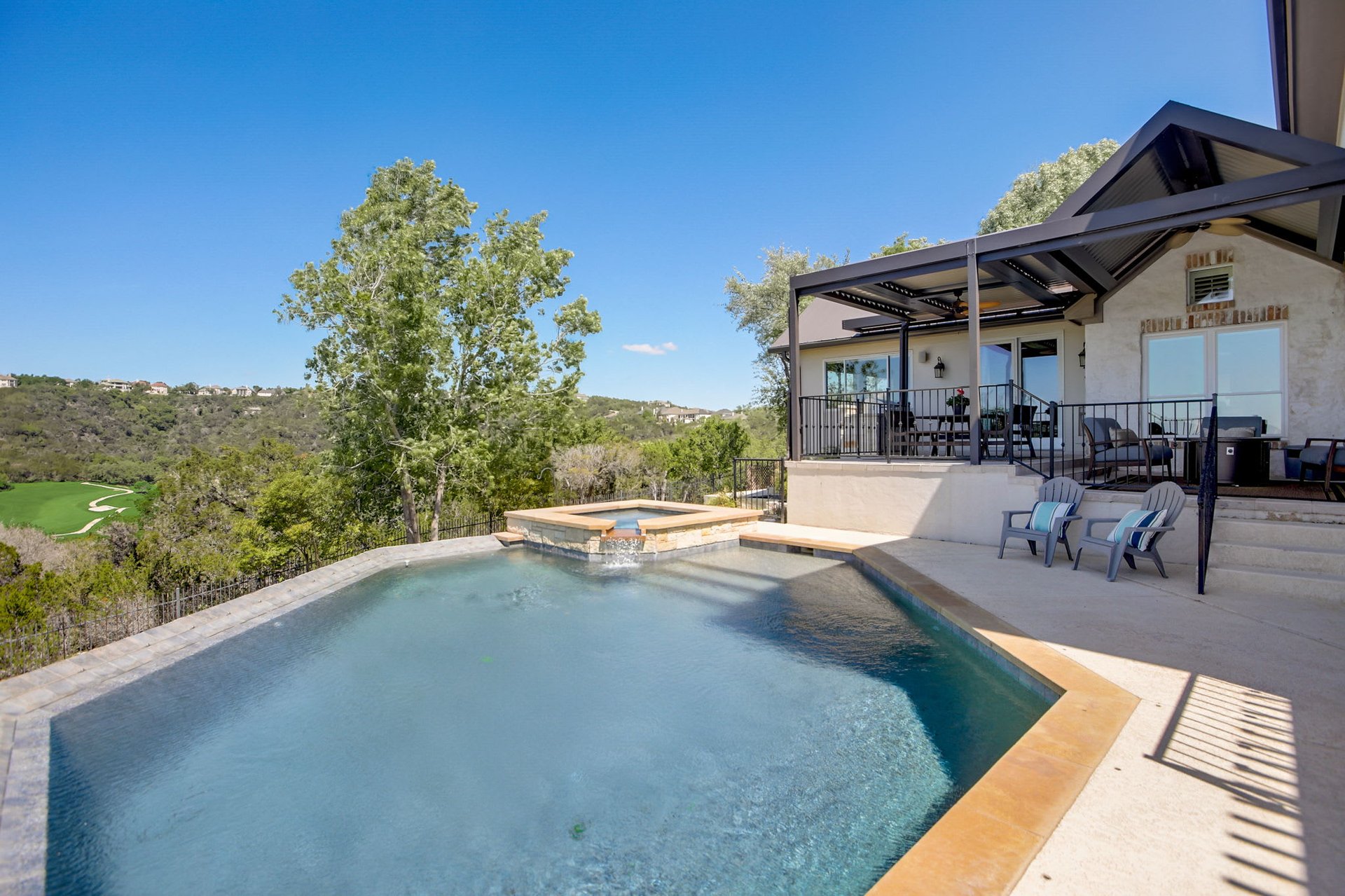 Hill Country Paradise: Luxurious 4/3 Home with Heated Pool/Spa and Spectacular Sunset Views in River Place!