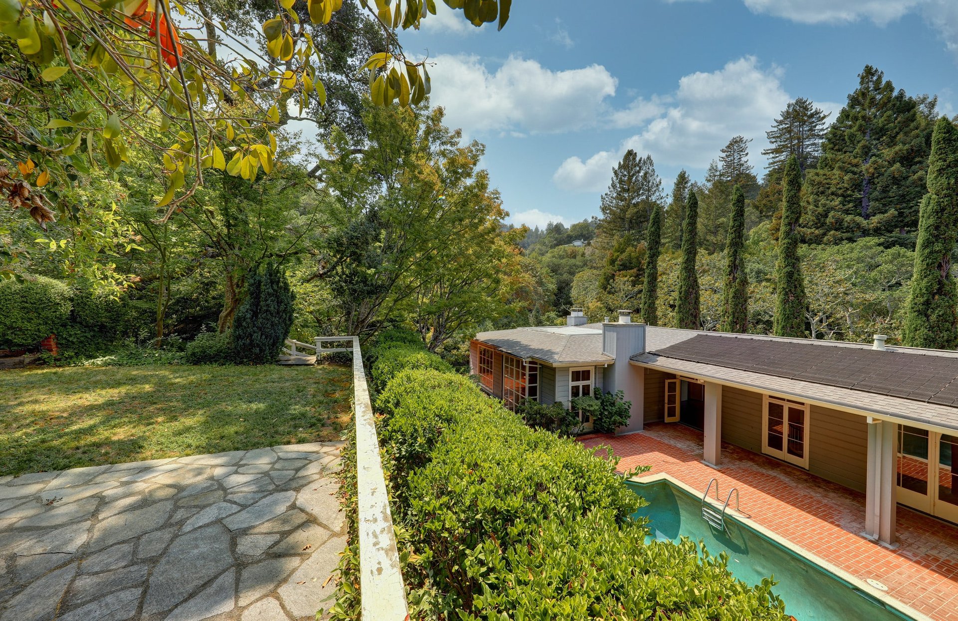 33 Evergreen Dr