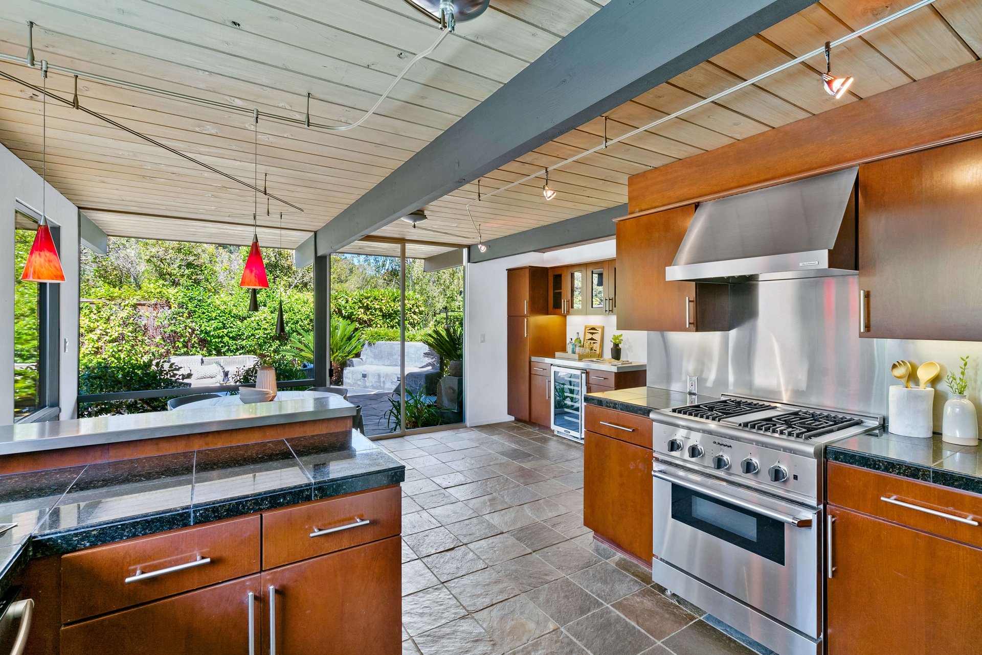 958 Eichler Drive