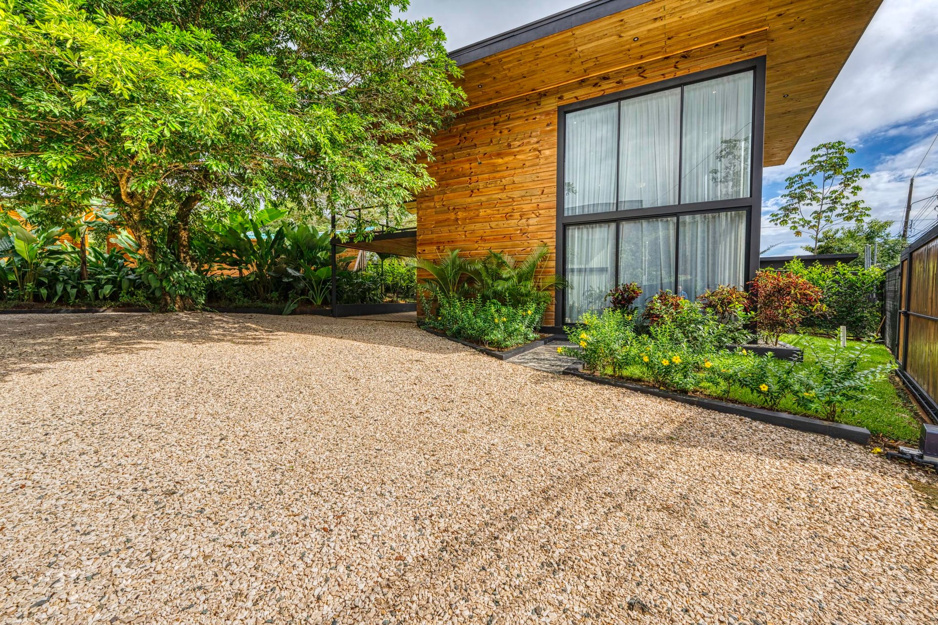Modern Tropical Villas walking distance to Uvita Town