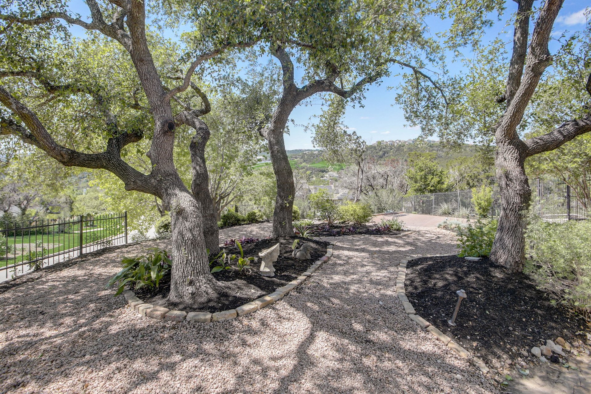 Hill Country Paradise: Luxurious 4/3 Home with Heated Pool/Spa and Spectacular Sunset Views in River Place!