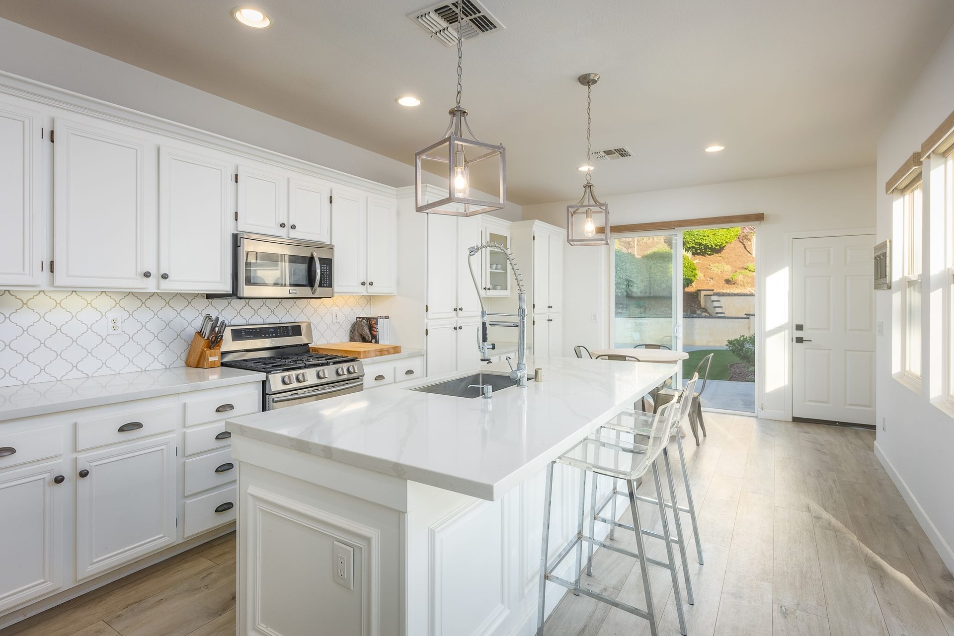 Brilliant & Bright Bungalow