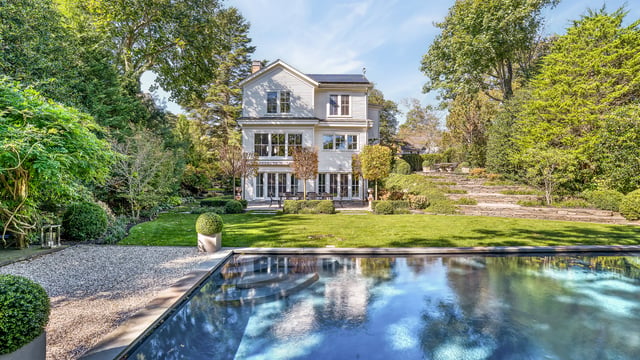 Sag Harbor Village Renovated Gem, photo 25 of 27