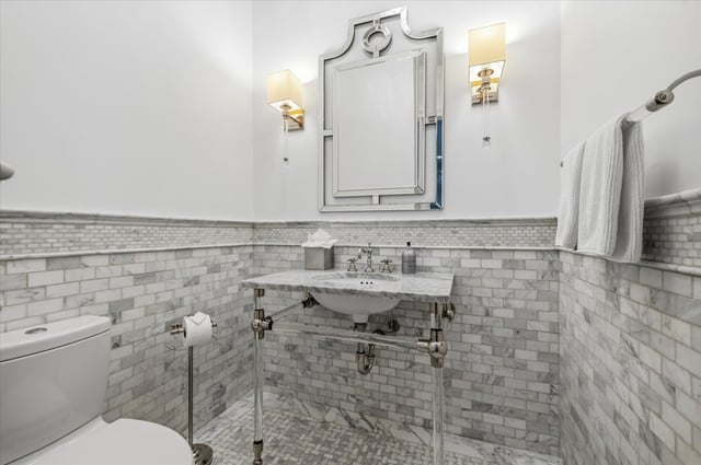 496 Wainscott Harbor Road, photo 13 of 38