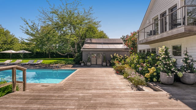 Beautifully Renovated Sagaponack South Near the Ocean, photo 8 of 33