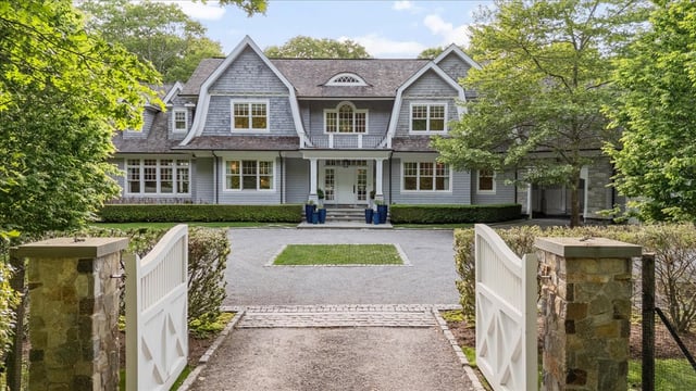 496 Wainscott Harbor Road, photo 2 of 38
