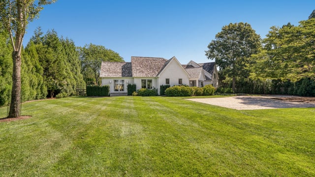 Beautifully Renovated Sagaponack South Near the Ocean, photo 10 of 33