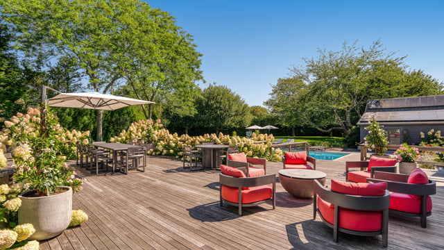 Beautifully Renovated Sagaponack South Near the Ocean, photo 3 of 33