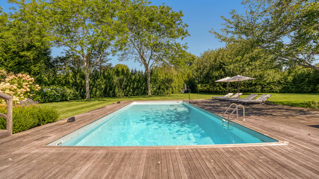 Beautifully Renovated Sagaponack South Near the Ocean, photo 4 of 33