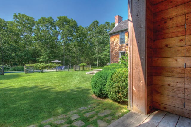 Exquisite Farmhouse in Sagaponack, photo 6 of 30